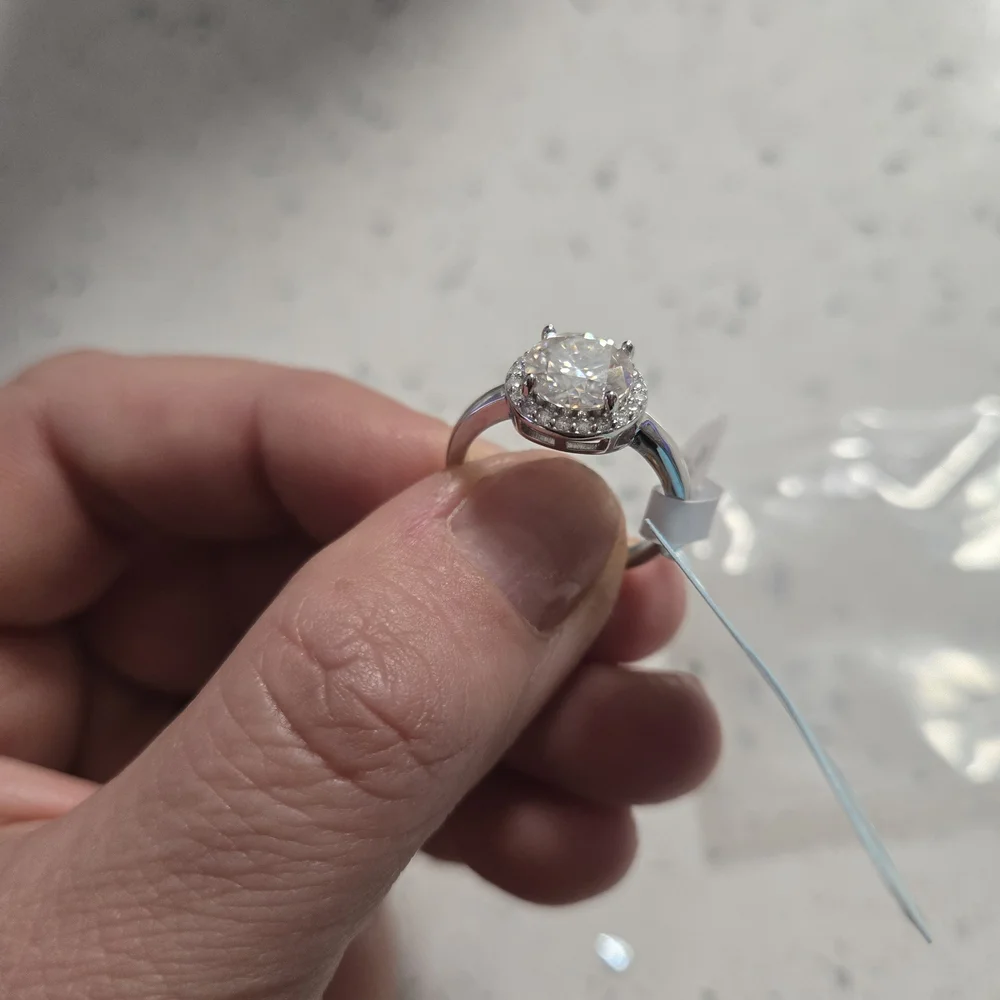 Sterling Silver Ring With White Stone - Size 7